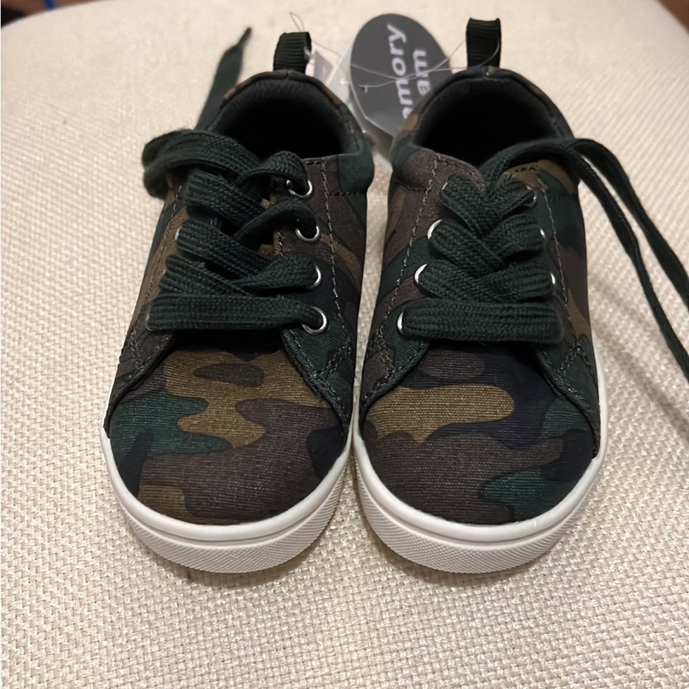 GAP sneakers